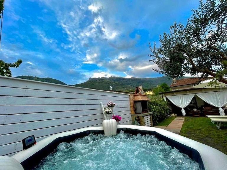 Casa Vittoria Villa Камайоре Екстериор снимка