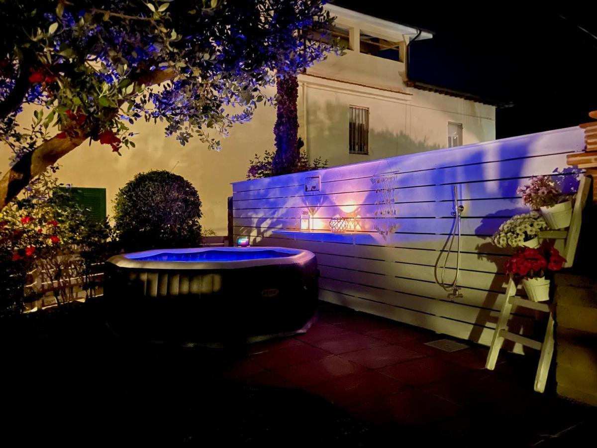 Casa Vittoria Villa Камайоре Екстериор снимка