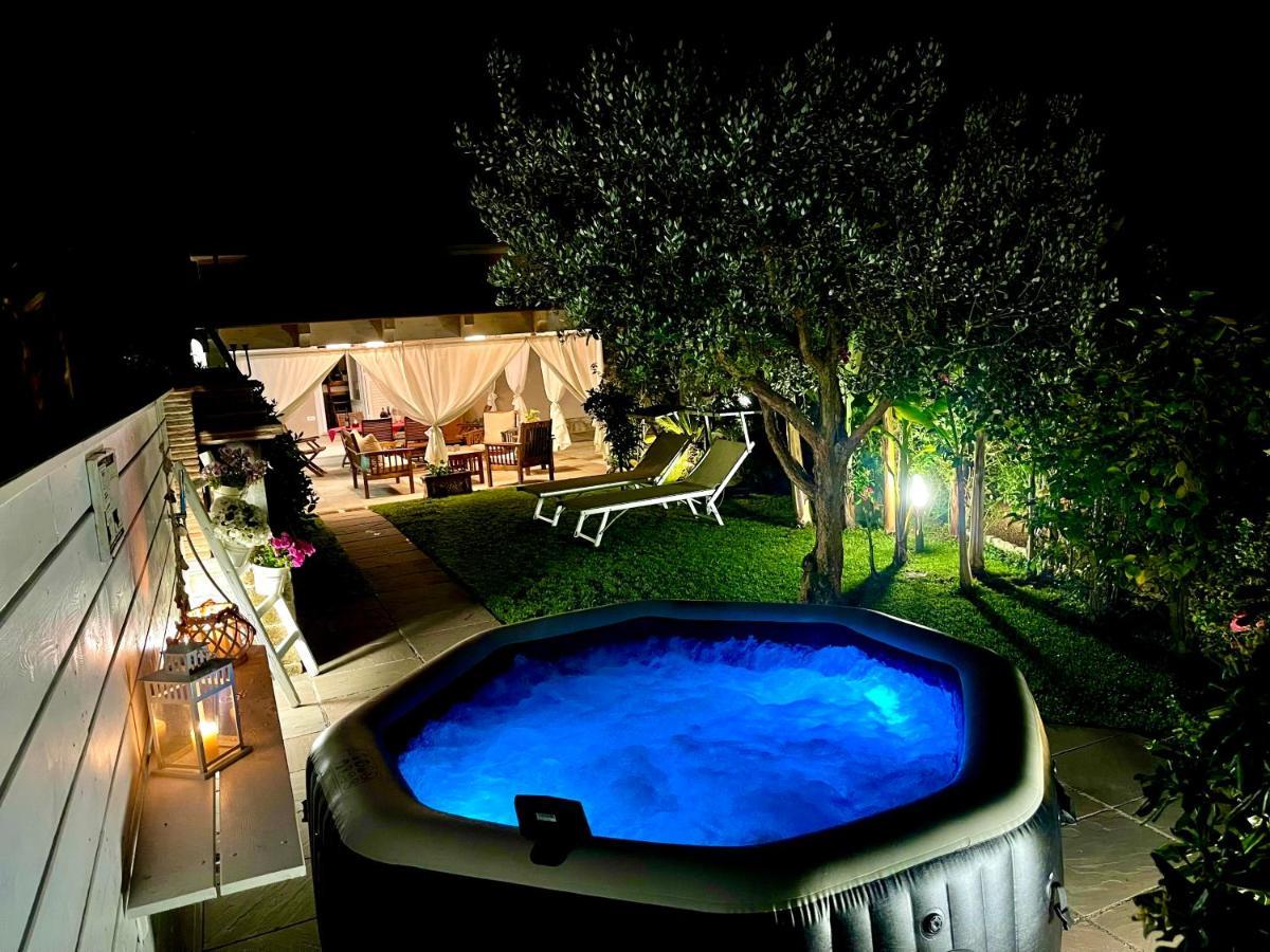 Casa Vittoria Villa Камайоре Екстериор снимка